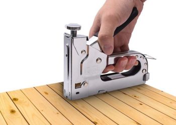 staple-gun-768x587